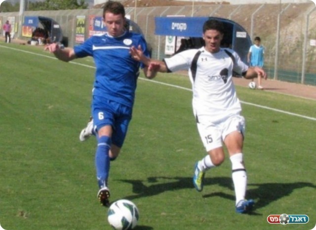 שולקובסקי (משמאל. עודד חסין)